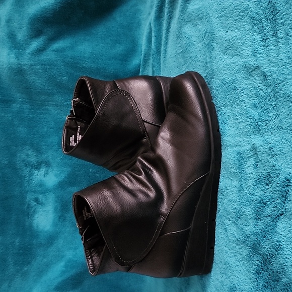 Cliffs ankle boots - Picture 2 of 10